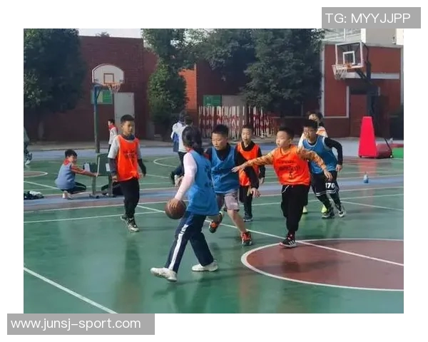 余嘉豪的成长之路与篮球梦想的追逐与坚持 余嘉豪的成长之路与篮球梦想的追逐与坚持